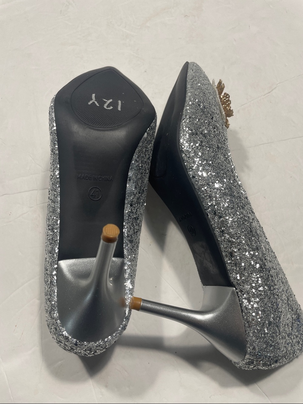Silver Glitter Pointed Toe Pumps with Gold Crystal Accent size 9 - Picture 4 of 7